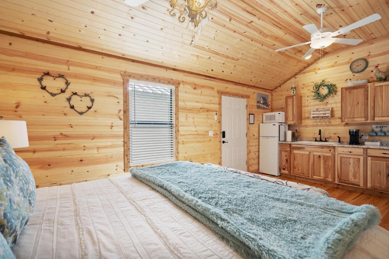 ホテルCharming Casita Right On Main St! フレデリックスバーグ エクステリア 写真