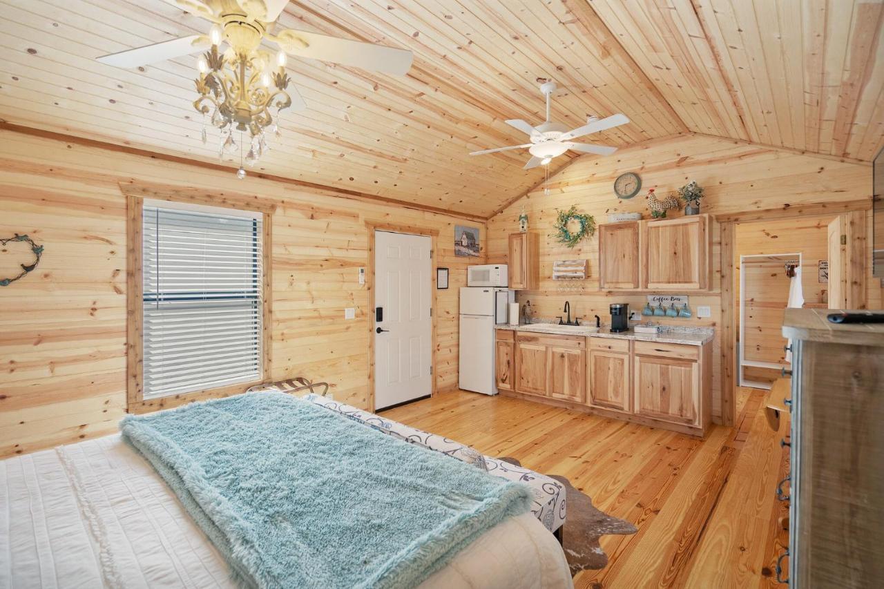 ホテルCharming Casita Right On Main St! フレデリックスバーグ エクステリア 写真